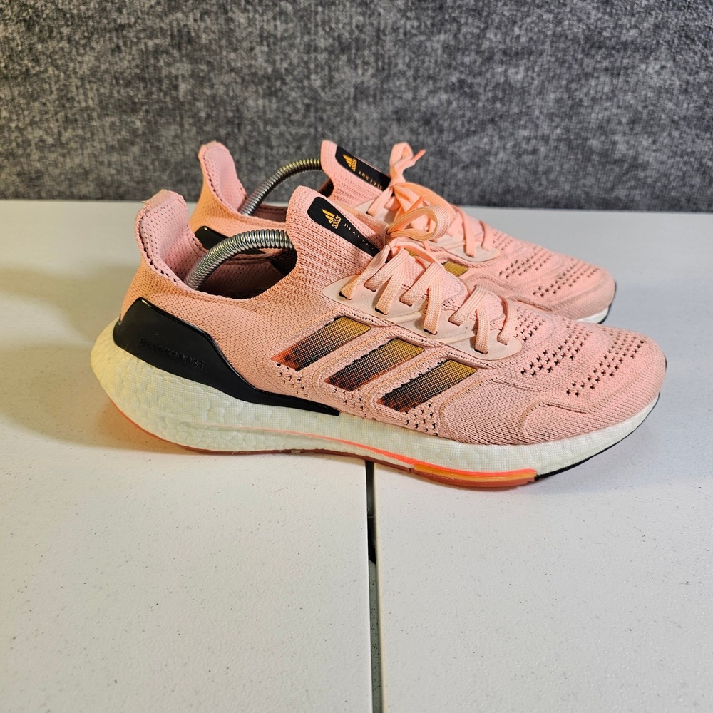 Adidas Ultraboost 22 Magic Mauve Orange Running Shoes Women's 10.5 GX8037 EUC